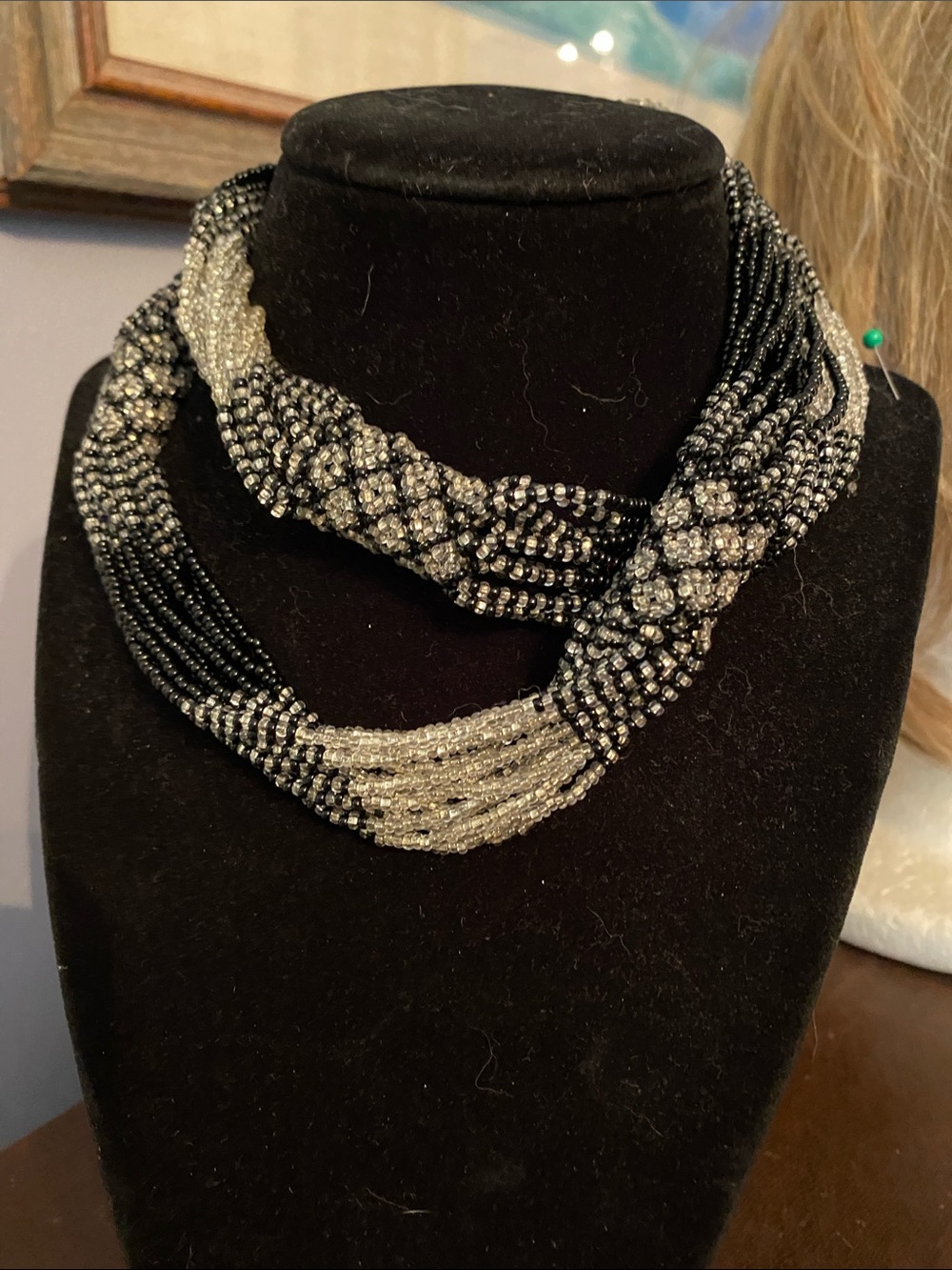 V! Black white beads necklace in great condition